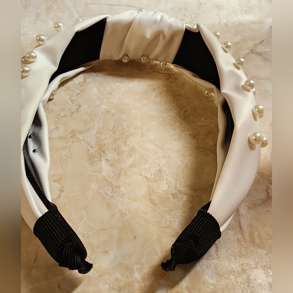 Faux Pearl Knotted Head Band NEW - Picture 3 of 3